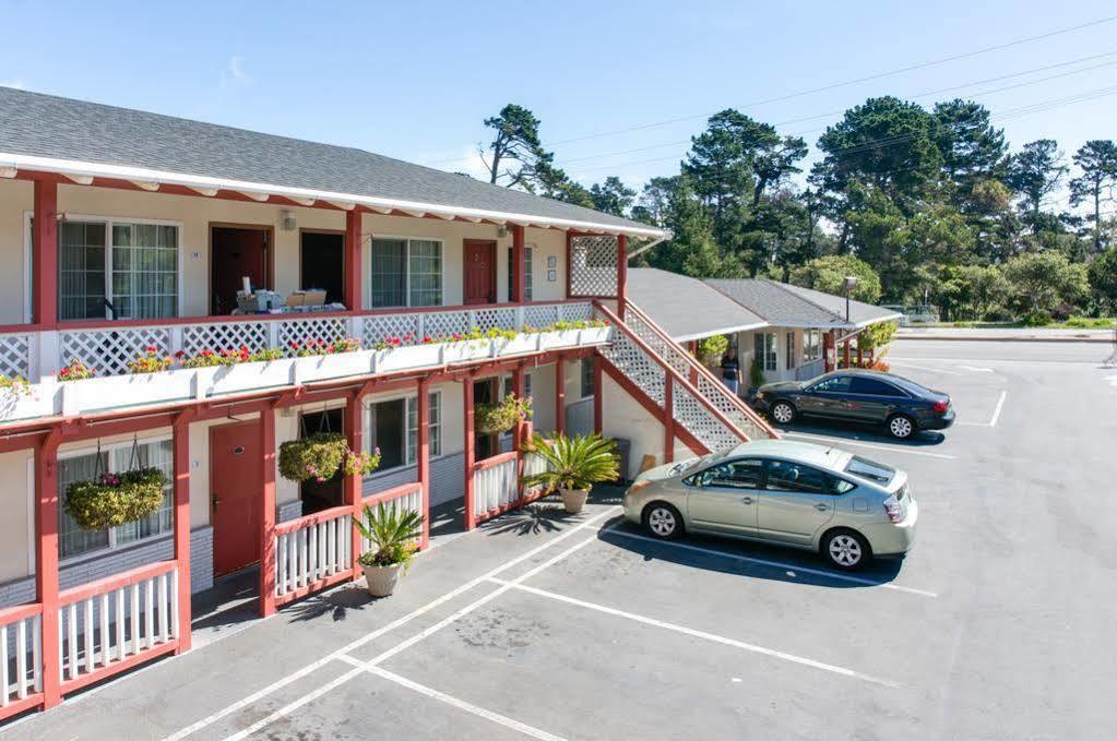 Monterey Pines Inn Exterior foto